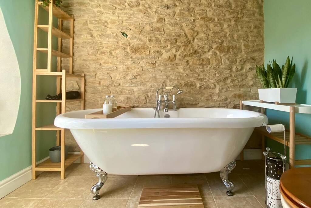 The Explorers Rest - Cottage - Frome Buckland Dinham Buitenkant foto